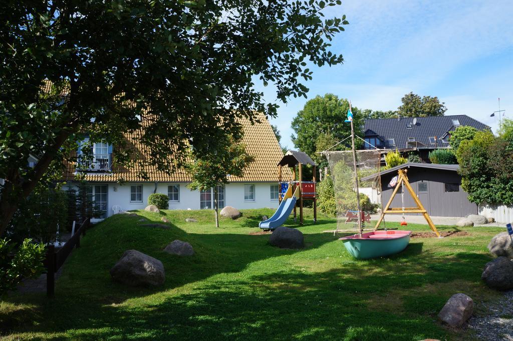 Hotel- & Ferienanlage Kapitaens-Haeuser Breege Eksteriør billede